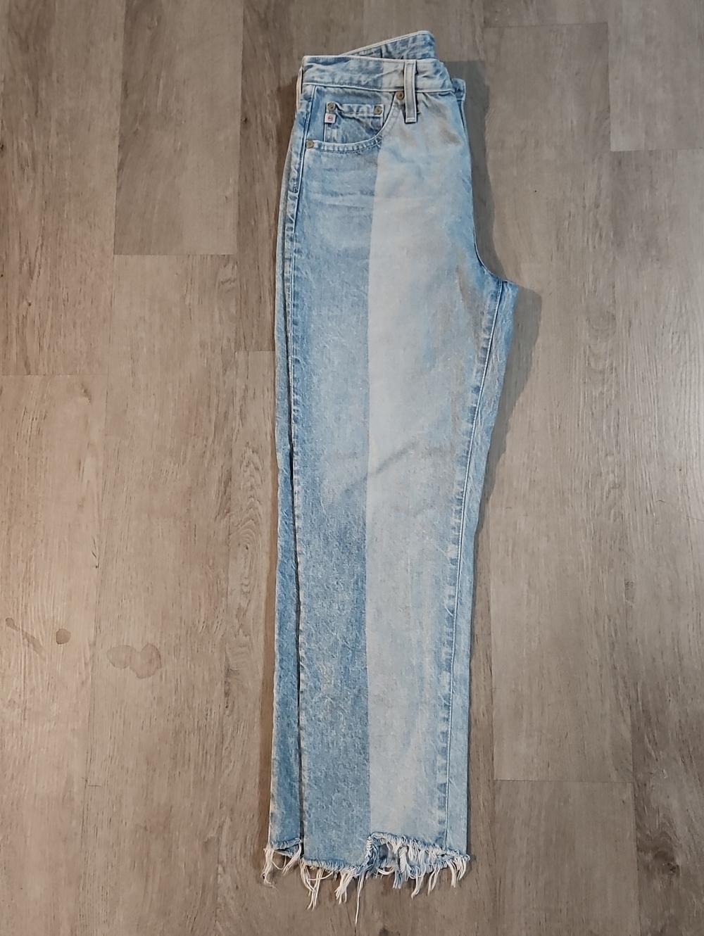 AG Adriano Goldschmied Light Blue Straight-Leg Frayed Hem Jeans - Picture 4 of 8